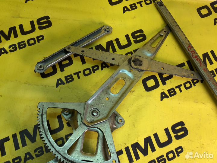 Стеклоподъемник передний правый Toyota Voxy