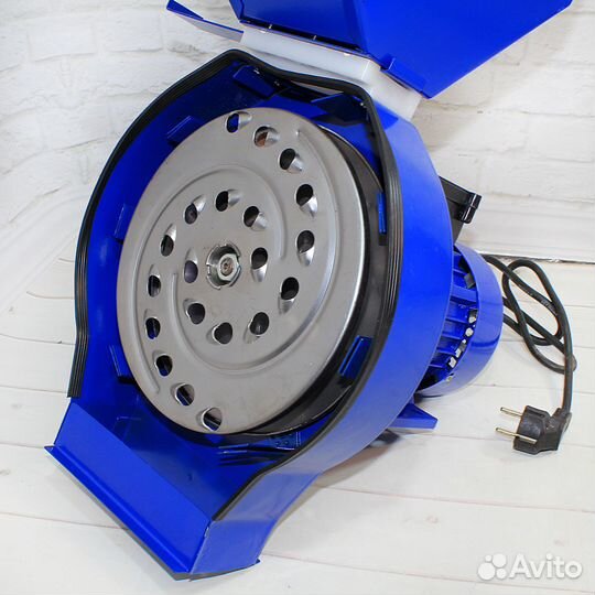 Зернодробилка CM 2500 D с корморезкой