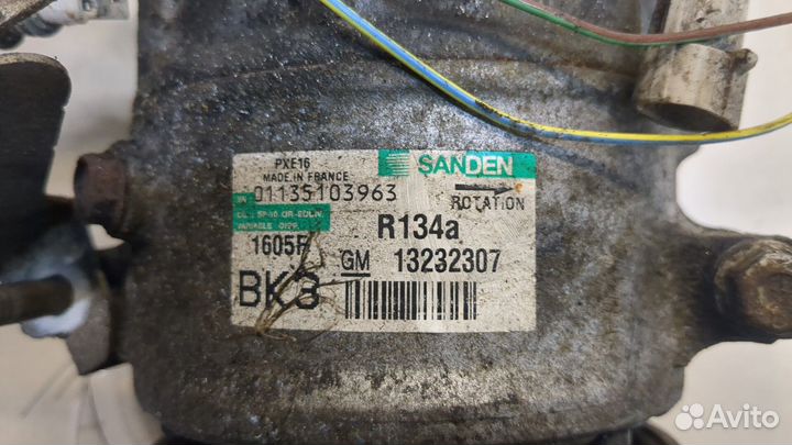 Компрессор кондиционера Opel Insignia