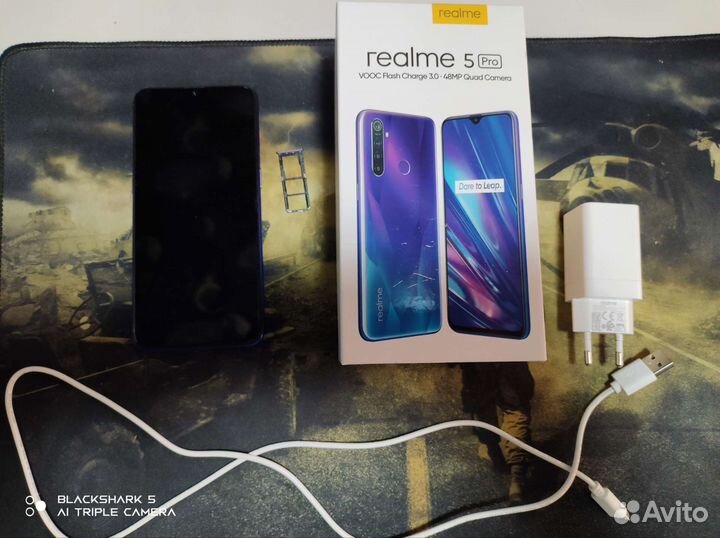 Телефон realme 5 pro