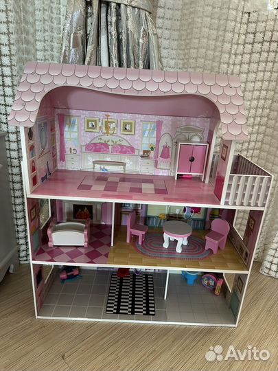 Домик кукольный