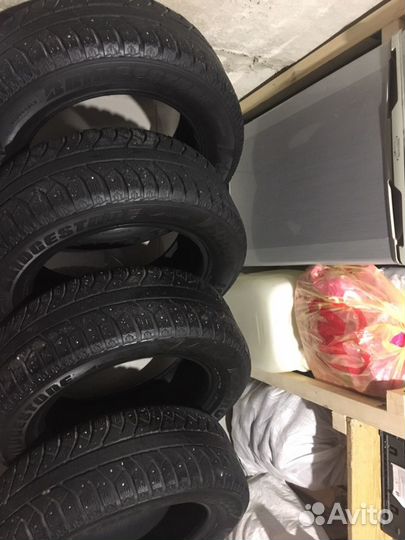 Bridgestone Ice Cruiser 7000 215/60 R16