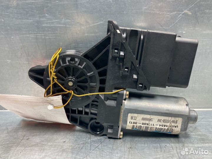 Моторчик стеклоподъемника Volkswagen Passat B5