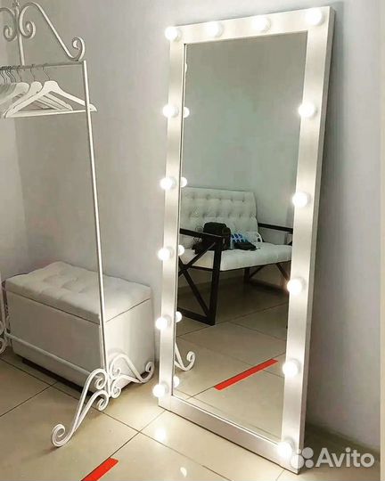 Зеркало гримёрное с подсветкой