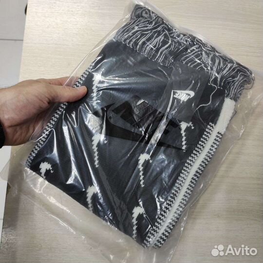 Шарф Nike swoosh новый