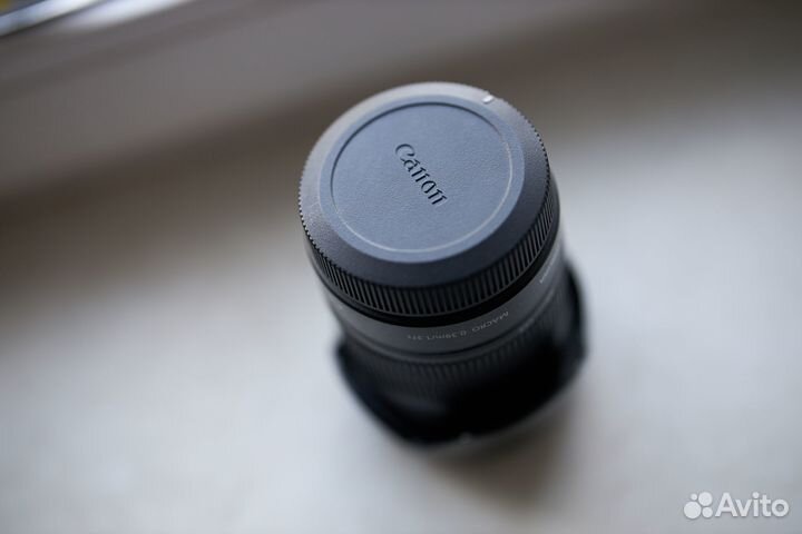 Объектив Canon EF-S 18-135mm f/3.5-5.6 IS STM