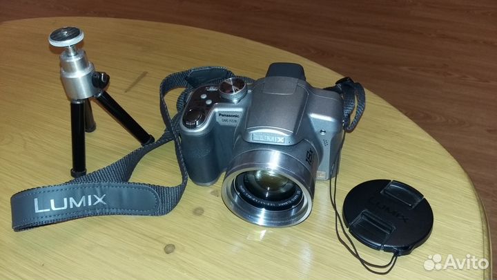 Цифровая фотокамера Panasonic Lumix DMC-FZ28