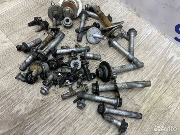 Болты передней подвески Volvo s80