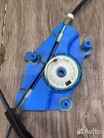 Стеклоподъемник задний правый Volkswagen Touareg