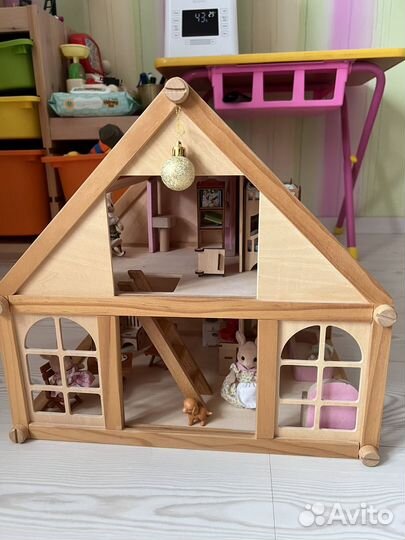 Домик кукольный с семьей кенгуру и их питомцами