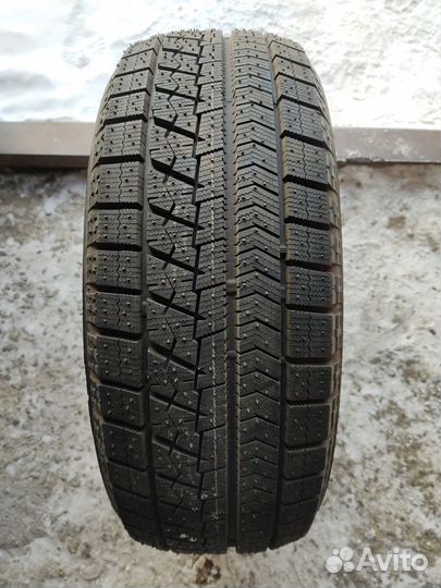 Bridgestone Blizzak VRX 225/60 R16 98S