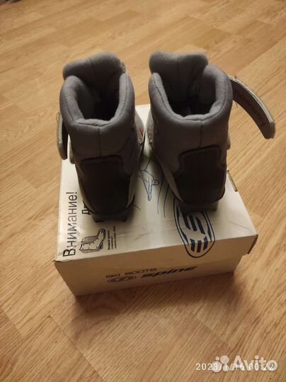 Лыжные ботинки детские 30 размер