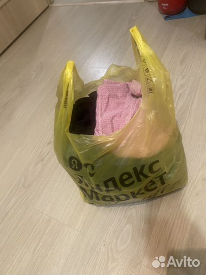 Пакет с женскими вещами