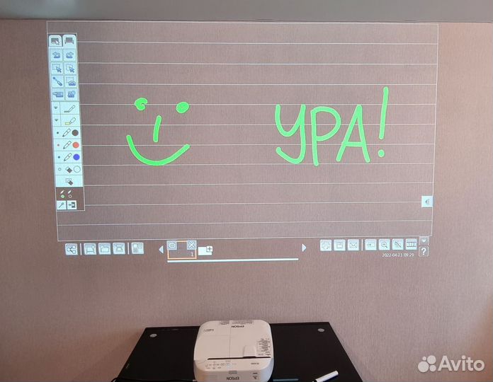 Аренда Ультракороткофокусного проектора и экрана