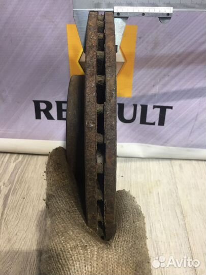 Тормозной диск перед Nissan almera G15 Лев, Прав