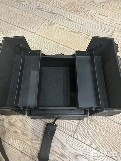 Чемодан для косметики