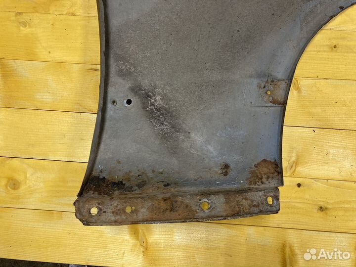 Крыло переднее левое бмв е32