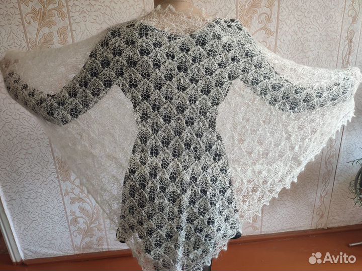 Оренбурский пуховый палантин