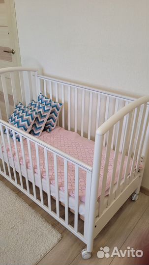 Детская кроватка