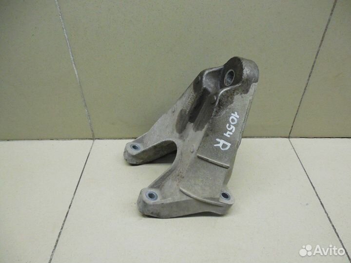 Кронштейн двигателя правый Transit 2014