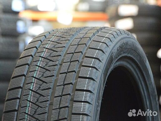 Triangle Trin PL02 235/60 R17 106H