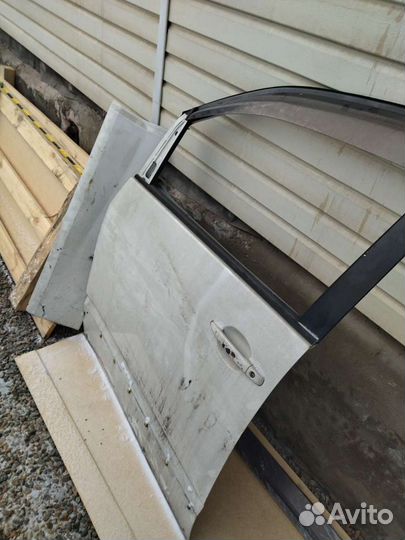 Дверь toyota noah