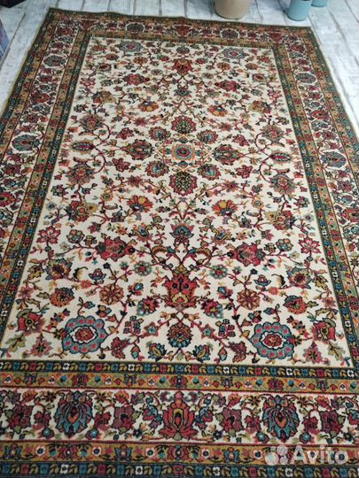 Ковер шерстяной