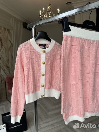 Костюм женский с юбкой 42 44