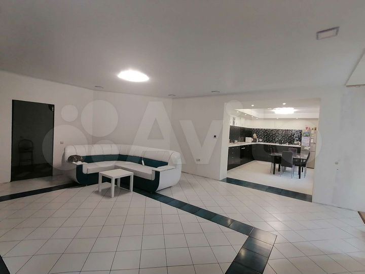 Дом 511 м² на участке 15 сот.