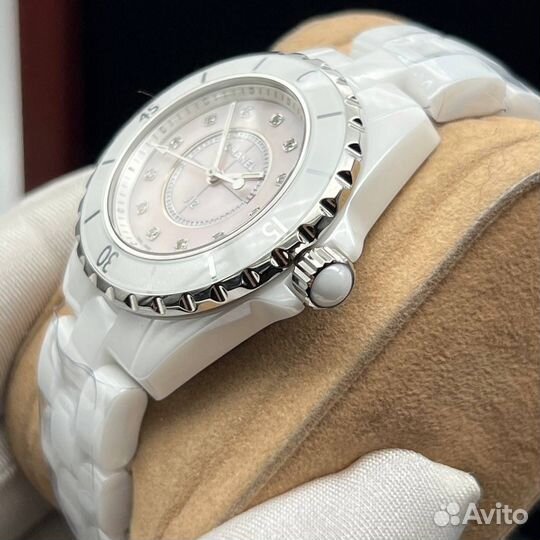 Часы Chanel J12