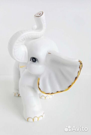 Фарфоровая статуэтка Слон позолота Китай