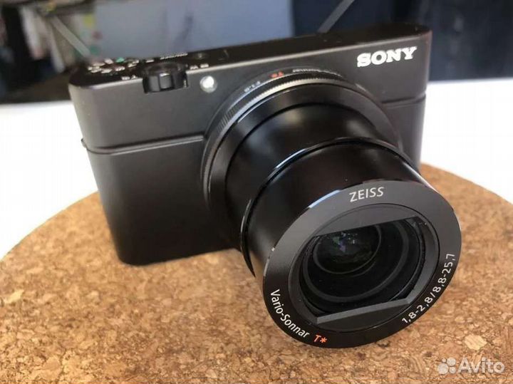 Фотоаппарат Sony DSC- RX100M3