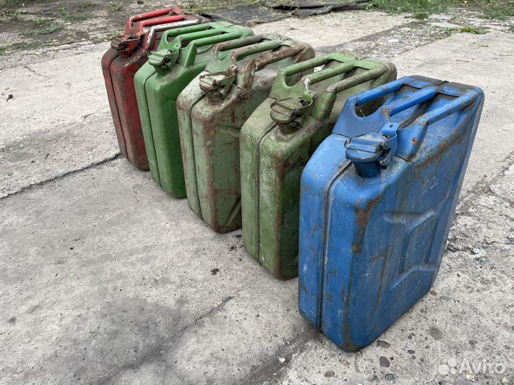 Канистры металлические 20 литров