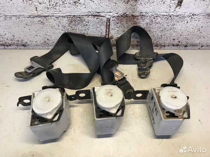 Ремень безопасности задний Mitsubishi Lancer седан