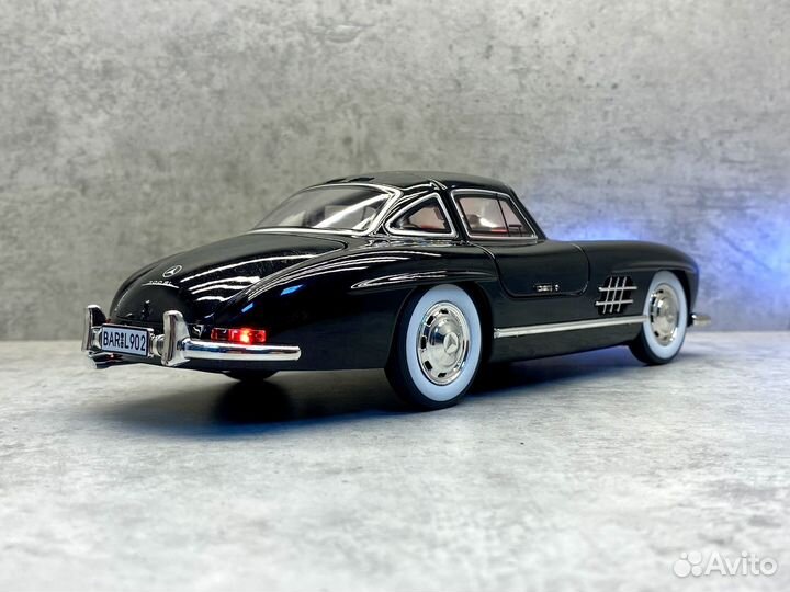 Модель Mercedes-Benz 300 SL Black 1:24