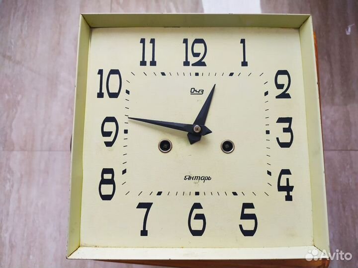 Часы очз Янтарь механизм