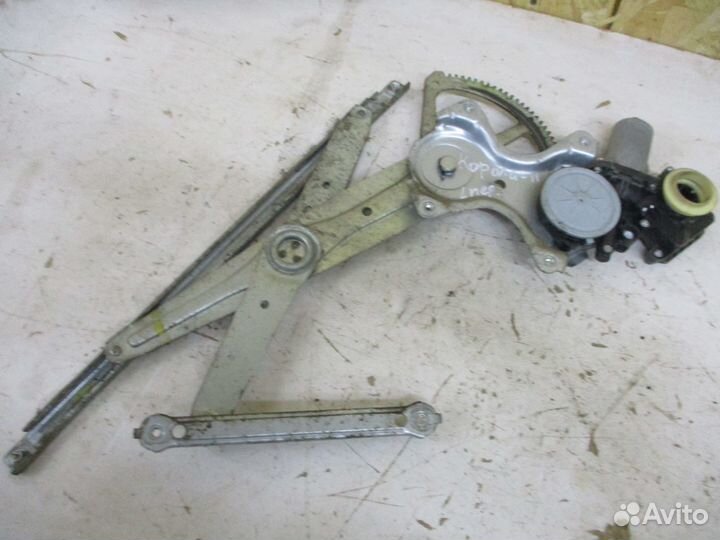 Стеклоподъемник двери Тойота Королла 150