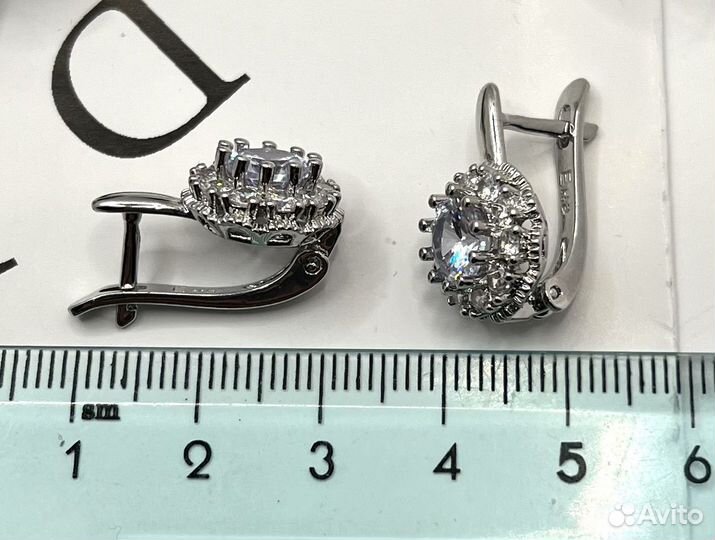 Серьги с кристаллами swarovski, под белое золото