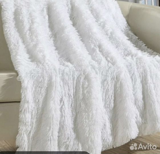 Пледы и покрывало