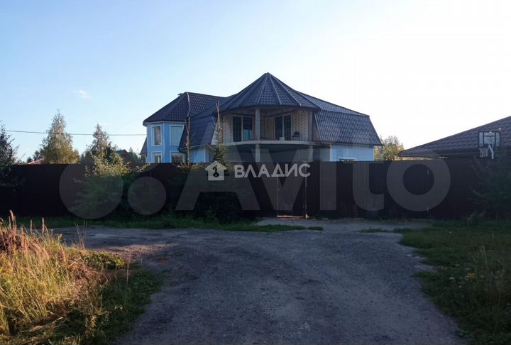 Дом 339,4 м² на участке 10 сот.