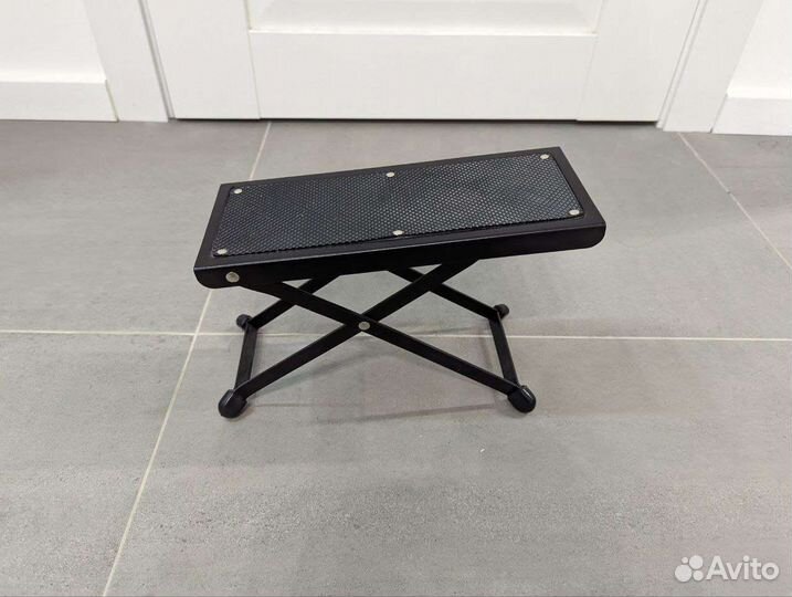 Подставка под ногу гитариста