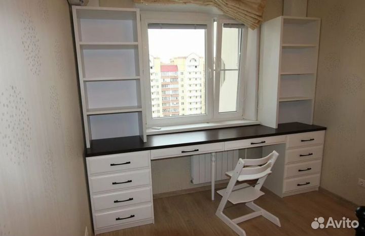 Рабочая зона у окна