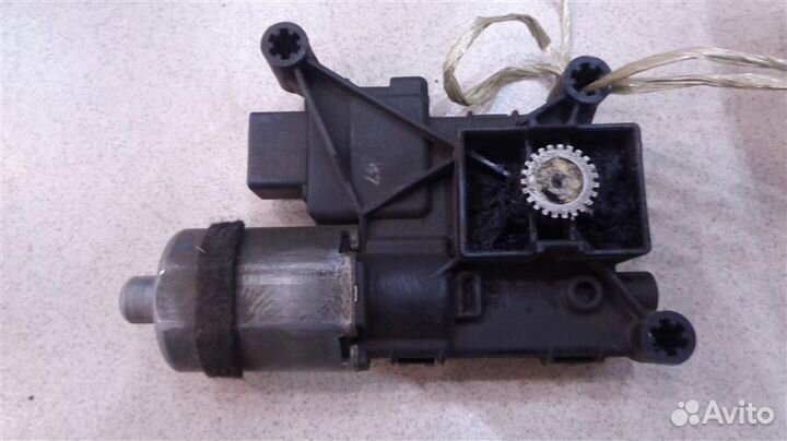 Моторчик люка Peugeot 308 1 2007-2013