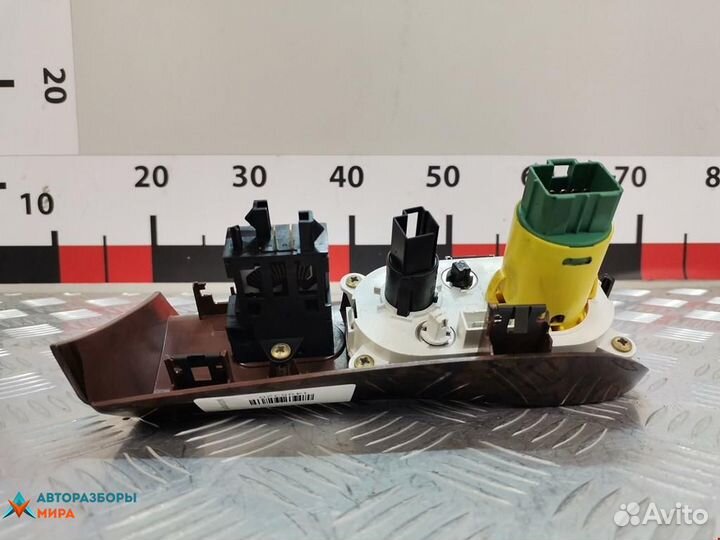 Переключатель света Ford Mondeo 1993 1668936