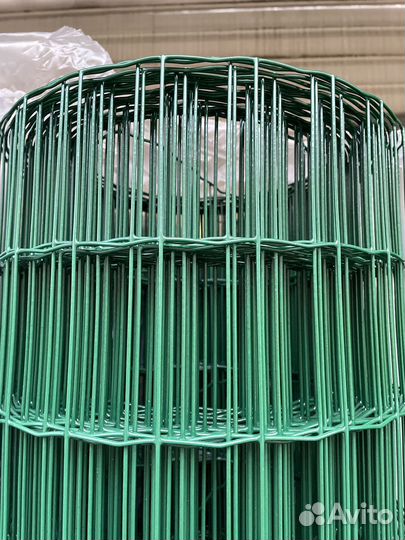 Сетка сварная с пвх покрытием ячейка 100*55 зеленая высота 1,8м