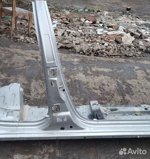 Порог Nissan terrano D10 Прав