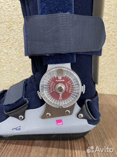 Ортез на голеностопный сустав Medi Rom Walker