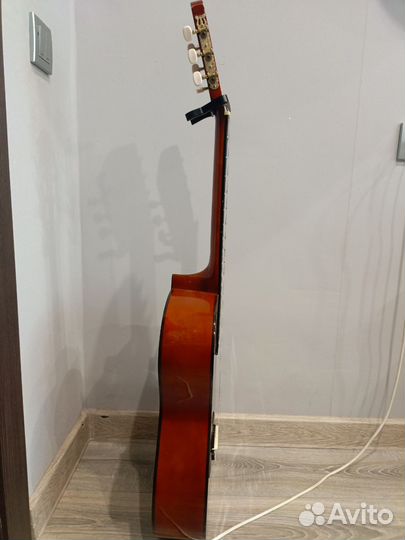 Классическая гитара шестиструнная