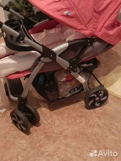 Прогулочная коляска