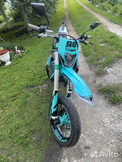 Avantis A6 lux motard